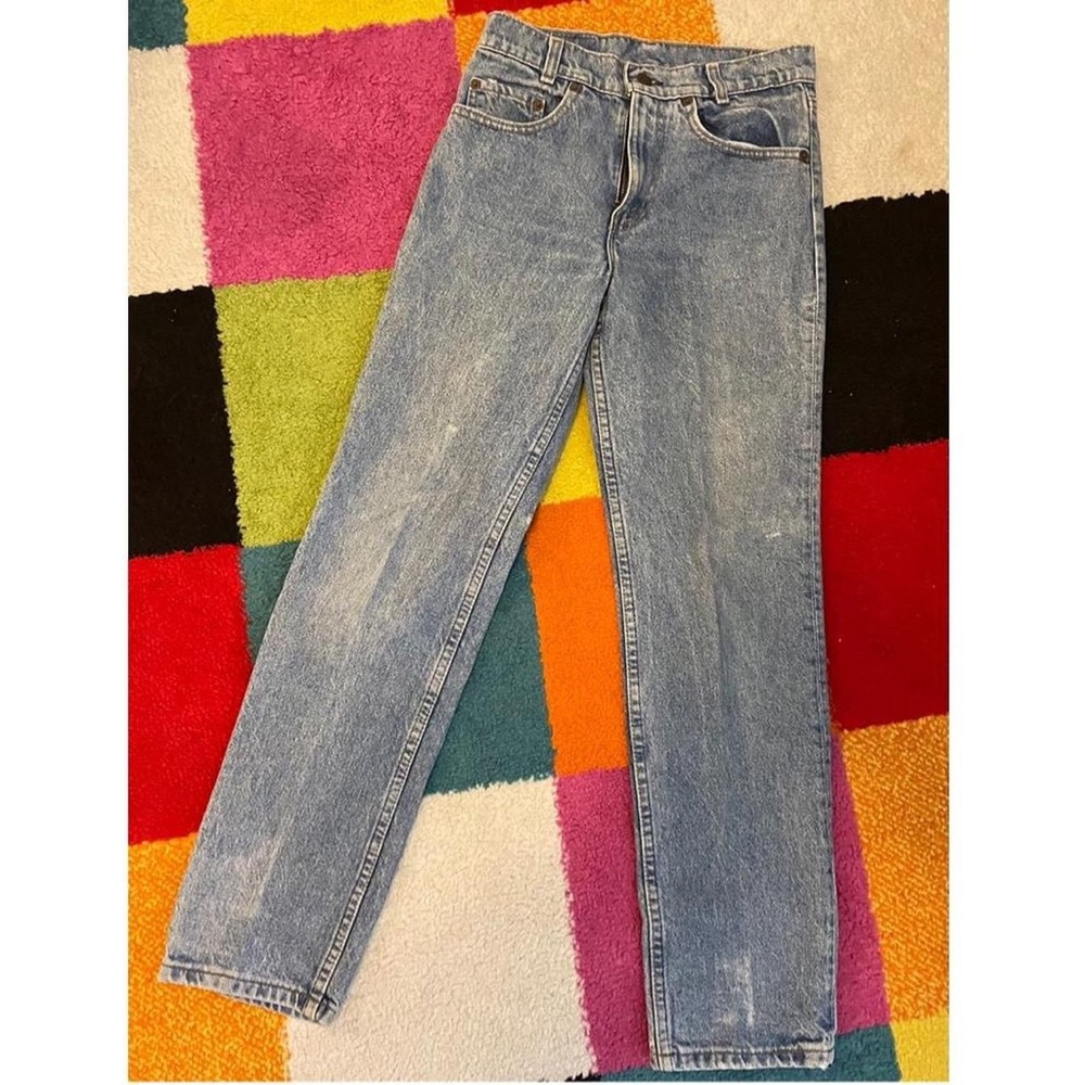 Vintage Levi’s 501s
*STUDENT FIT*
28W 30L 
Measurements: 26” waist, 28” length